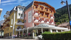 Hotel Corona Pinzolo Wellness Dolomite & Family